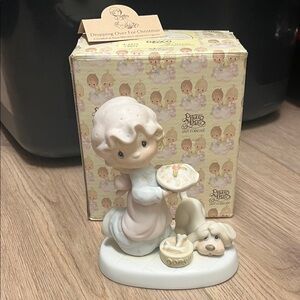 Precious Moments “Dropping Over For Christmas” Figurine